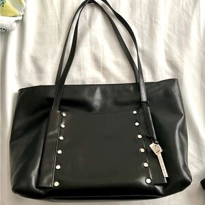 *NEW* Never Used - New Giorgia Milani Tote.
This bag is a beauty. 14x10 inches
